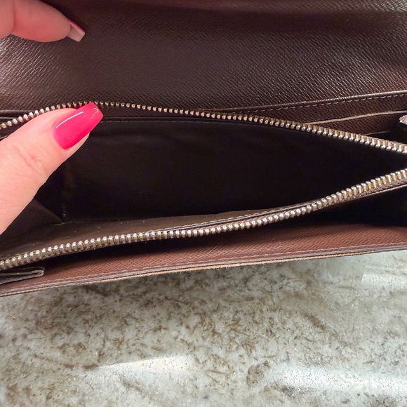 Authentic Louis Vuitton Damier Ebene Wallet - Picture 6 of 6